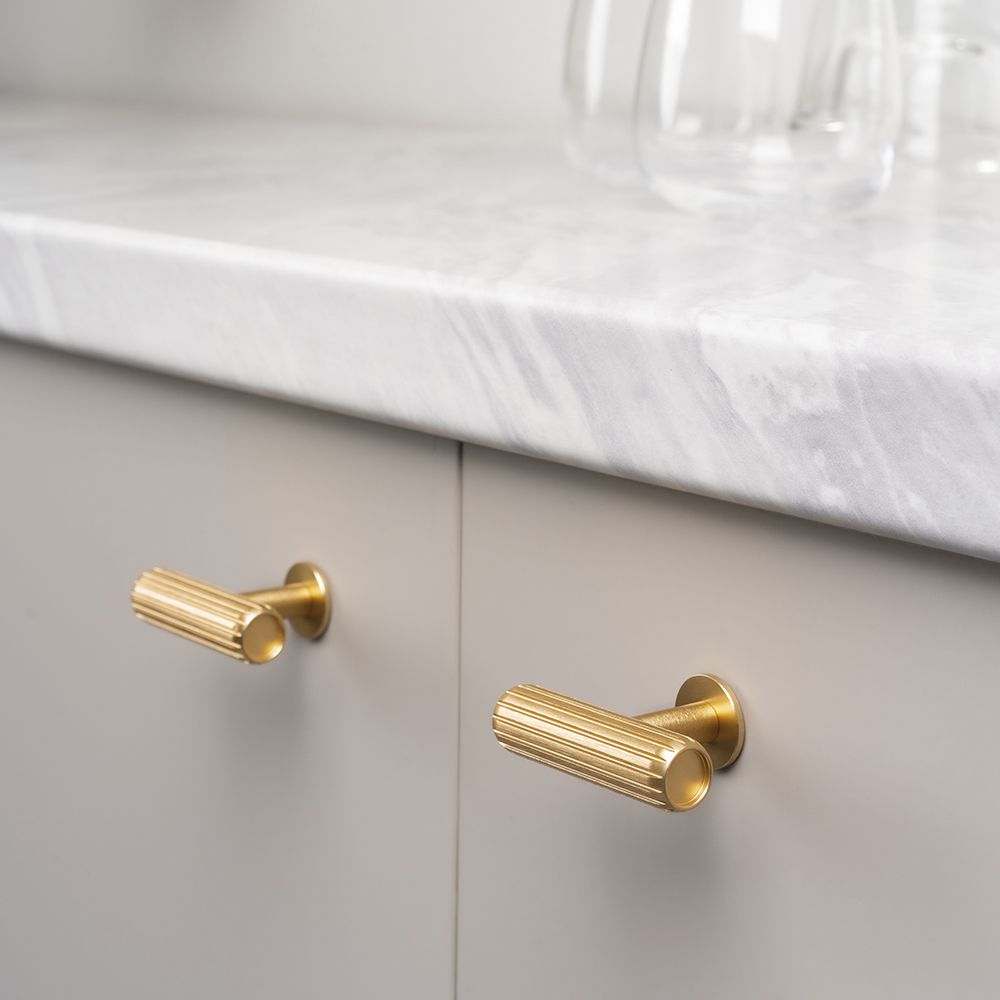 Knop T Rille - Børstet Messing