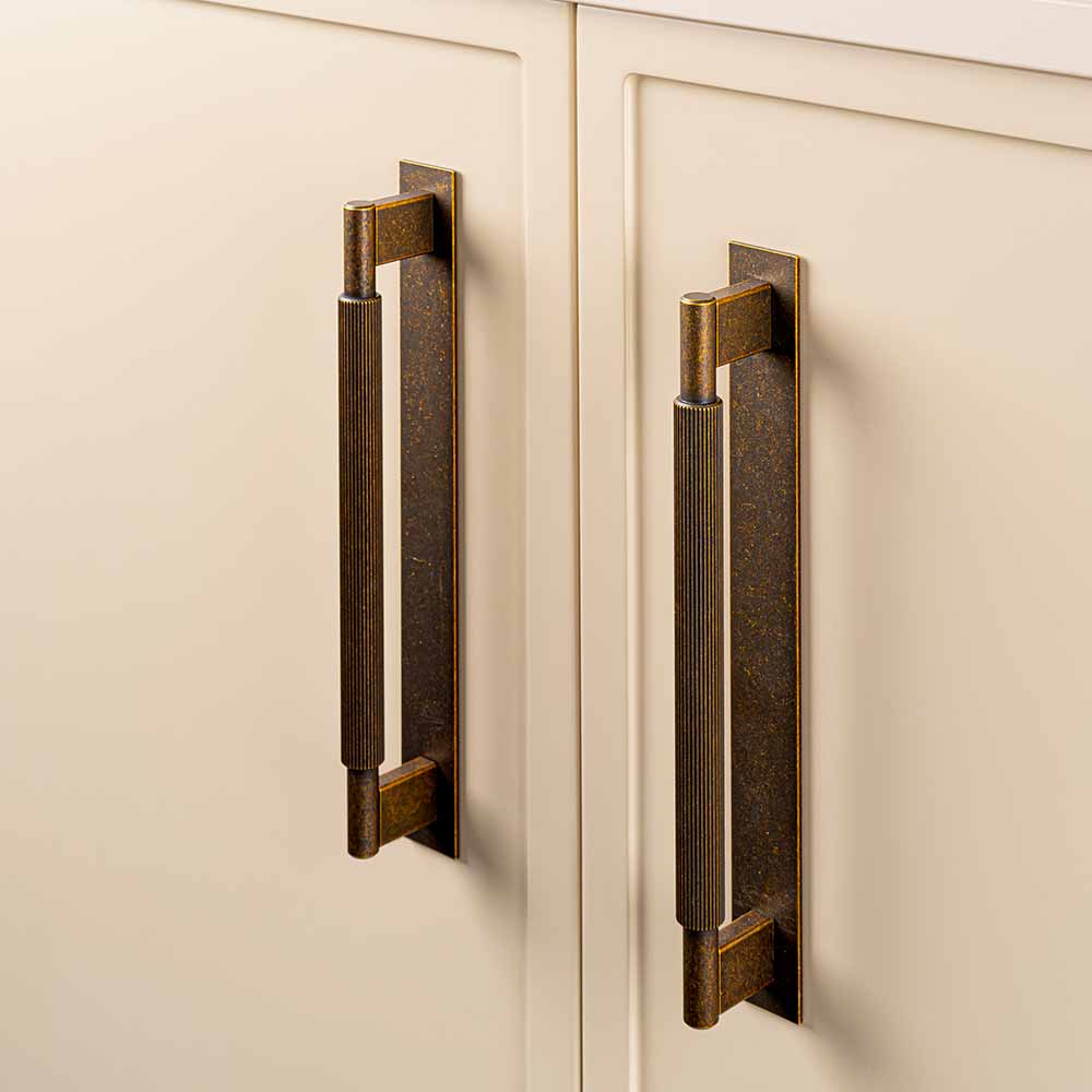 Greb Arpa/Bagplade - 192mm - Antik Messing