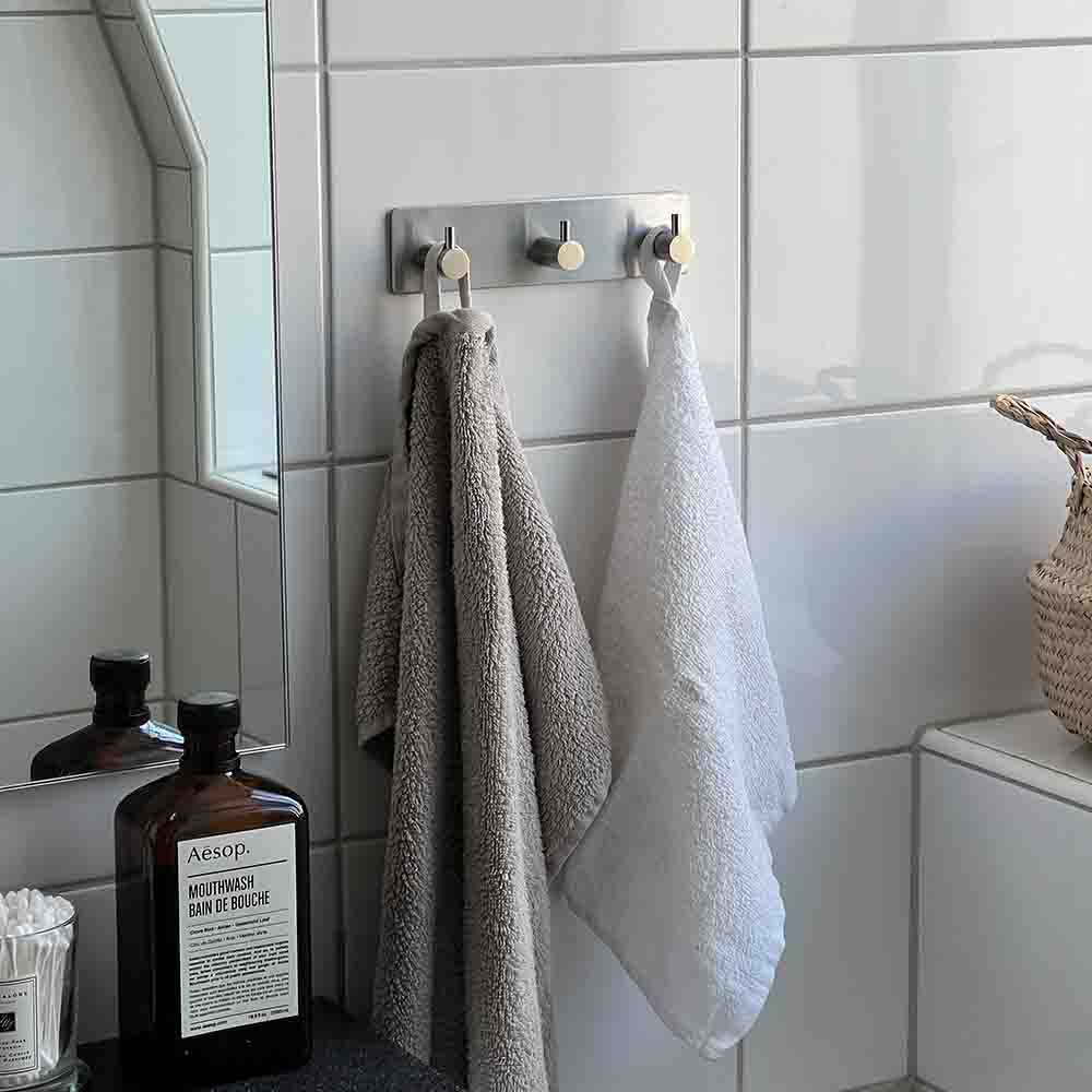Håndklædekrog Base 220 3-Knage - Børstet Rustfrit Stål Finish