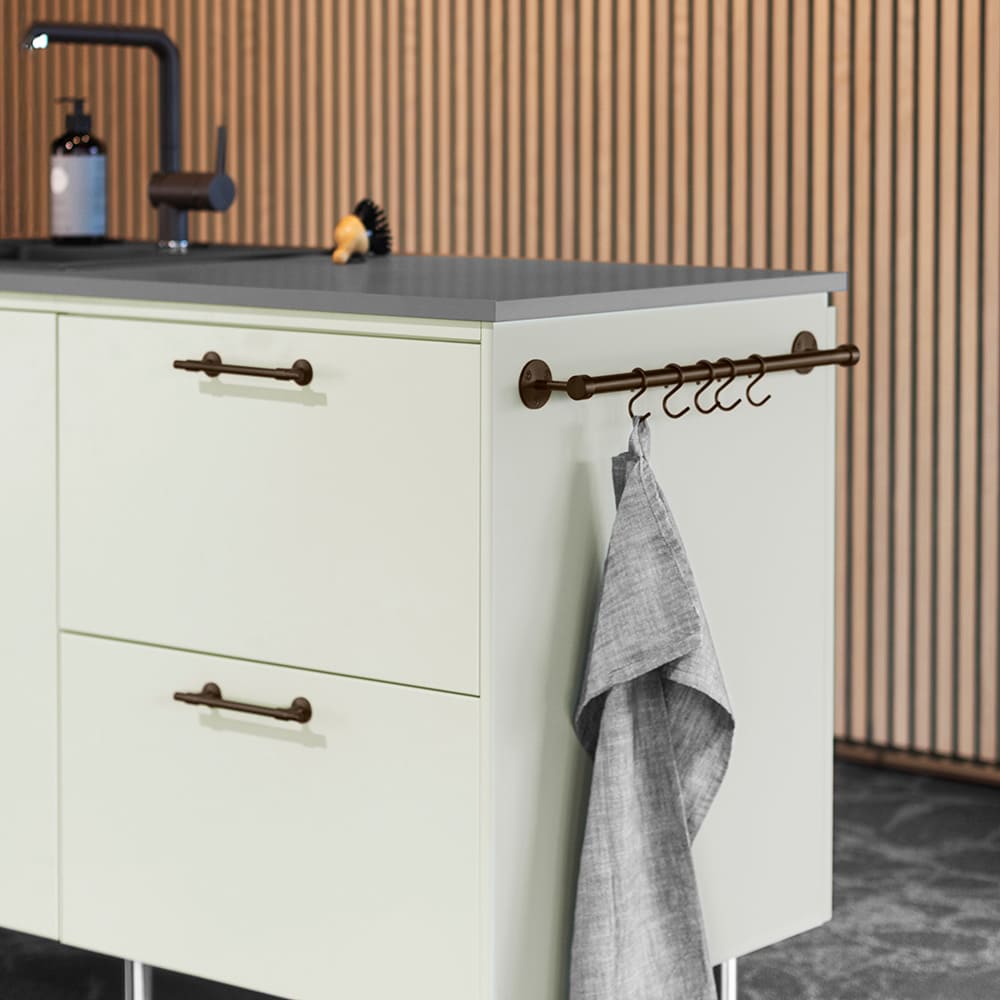 Køkkenstang Aveny - 600mm - Komplet - Brunet Messing