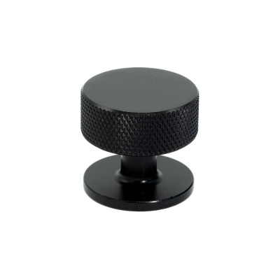 Knop Crest - 32mm - Mat Sort i gruppen Knopper / Farve/Materiale / Sort hos Beslag Online (309140-11)