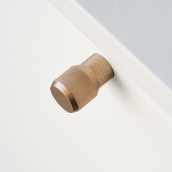 Knop Brooklyn Ø20mm - Mørk Børstet Messing