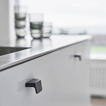 Knop Envelope - 32mm - Børstet Sort