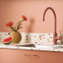 Toniton x Beslag Design greb Thread i peach på køkkendøre