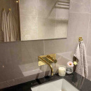 Håndklædekrog Base 220 1-Knage - Poleret Messing