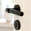 Dørhåndtag Helix 200 Stripe -  Skandinavisk Standard - Sort