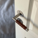 Dørhåndtag Kastrup - Rustfrit Stål Finish/Brun Læder