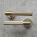 Dørhåndtag Helix 200 Stripe - Messing