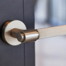 Dørhåndtag Helix 200 Stripe - Rustfrit Stål Finish