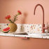Toniton x Beslag Design greb Hide i peach på køkkendøre